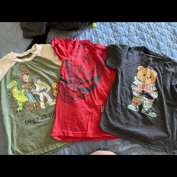 Boys T-shirts size (6-7) - Picture 5 of 5